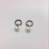 Queen's tears design earrings