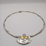 PERLi inspired design choker