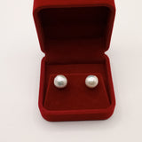 Natural waterpearl stud in red gift box