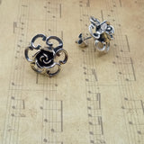 Antique rose motif silver stud earrings old-fashioned court style